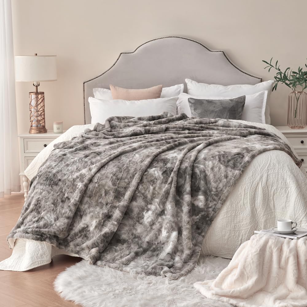 Krifey Oversized Faux Fur Blanket, Super Soft Cozy Blanket, Luxury Fluffy Throw Blanket Fuzzy Bed Throw, Plush Christmas Birthday Gifts for Women, Room Home Dorm Decor, Marbled Gray 60" x 80"