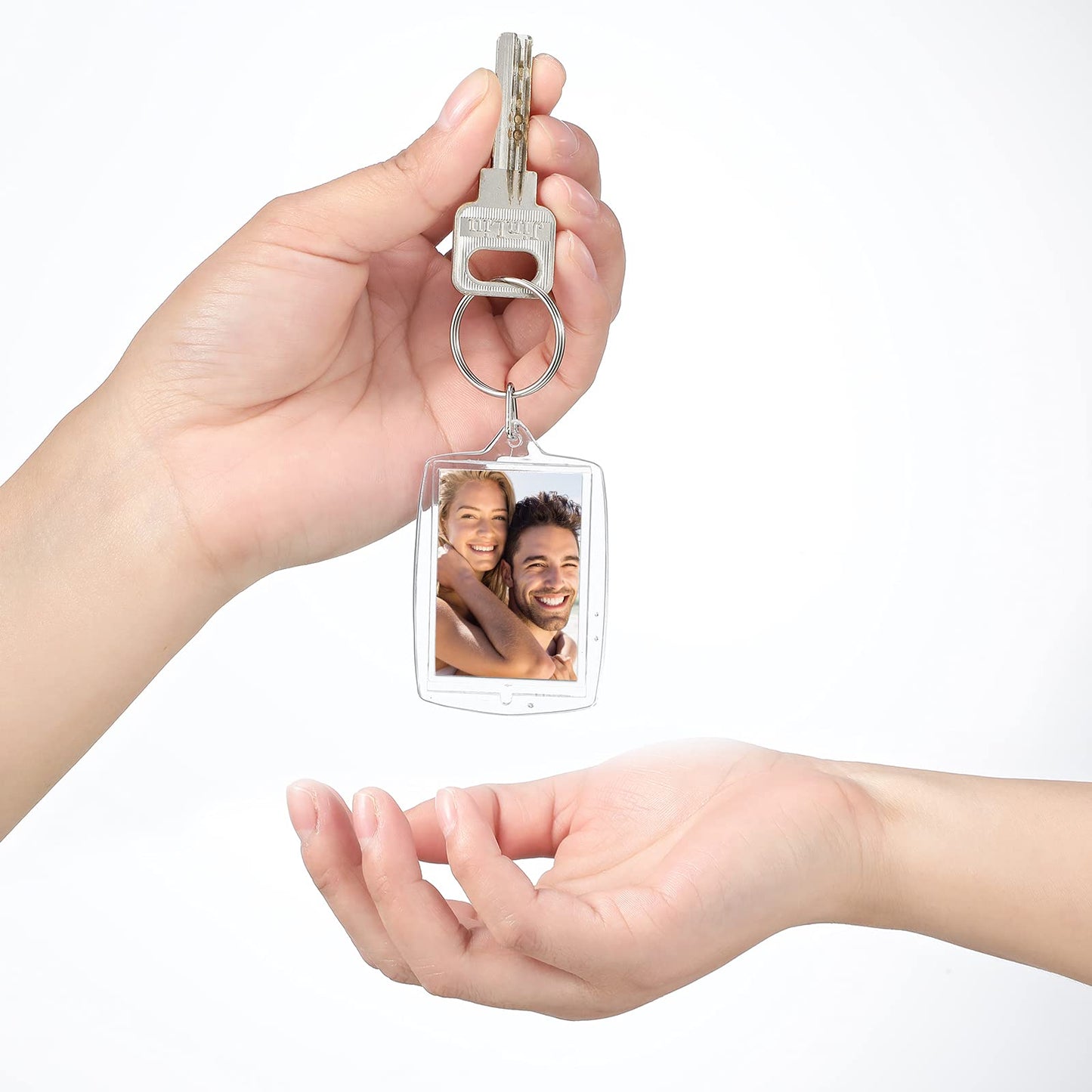 MTLEE 150 Pcs Photo Insert Keychain Clear Acrylic Picture Keychains Picture Frame Key Chain Blank Photo Keychains(Square)