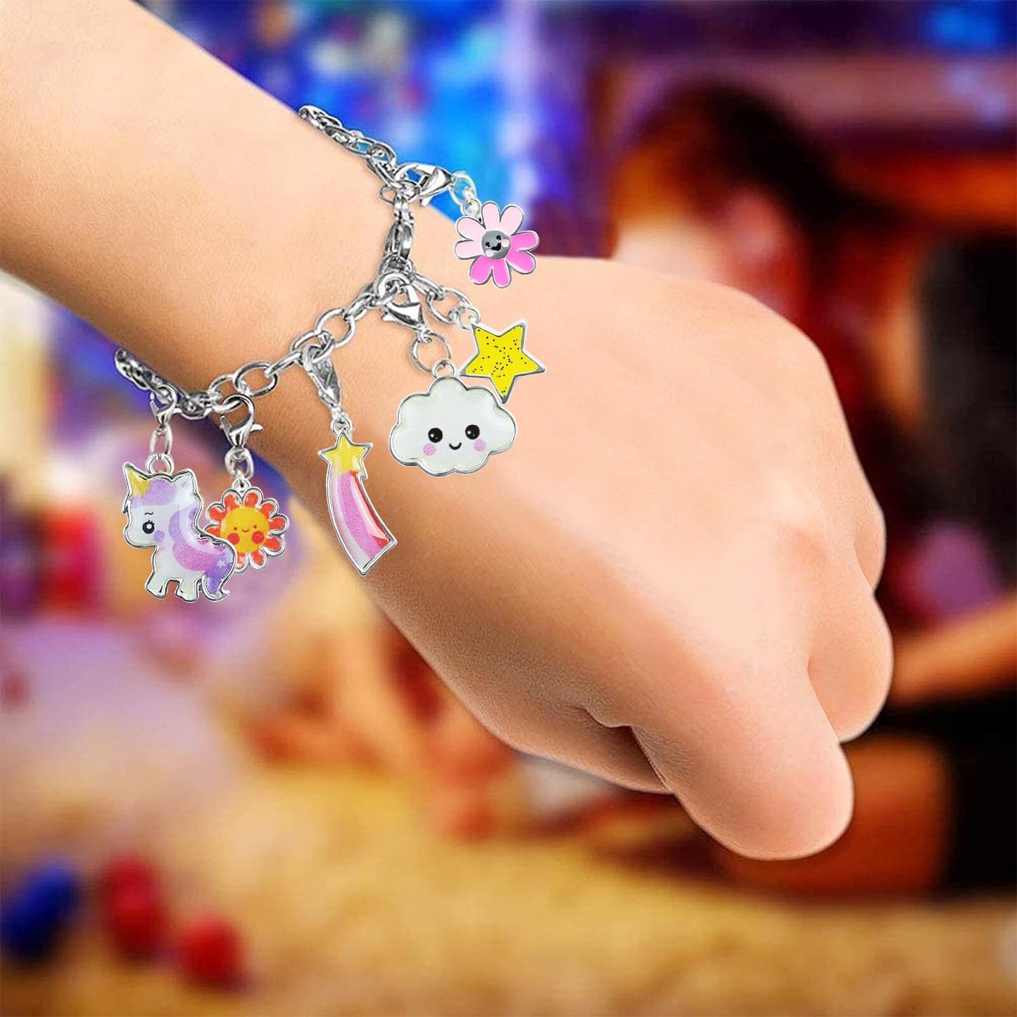 Advent Calendar 2025 for Kids Christmas Countdown DIY Cute Cartoon Charms Bracelet Fashion Christmas 24 Unique Gifts -Bracelets Necklace Ring and Unique Charms Jewelry Set for Girls Teens Women