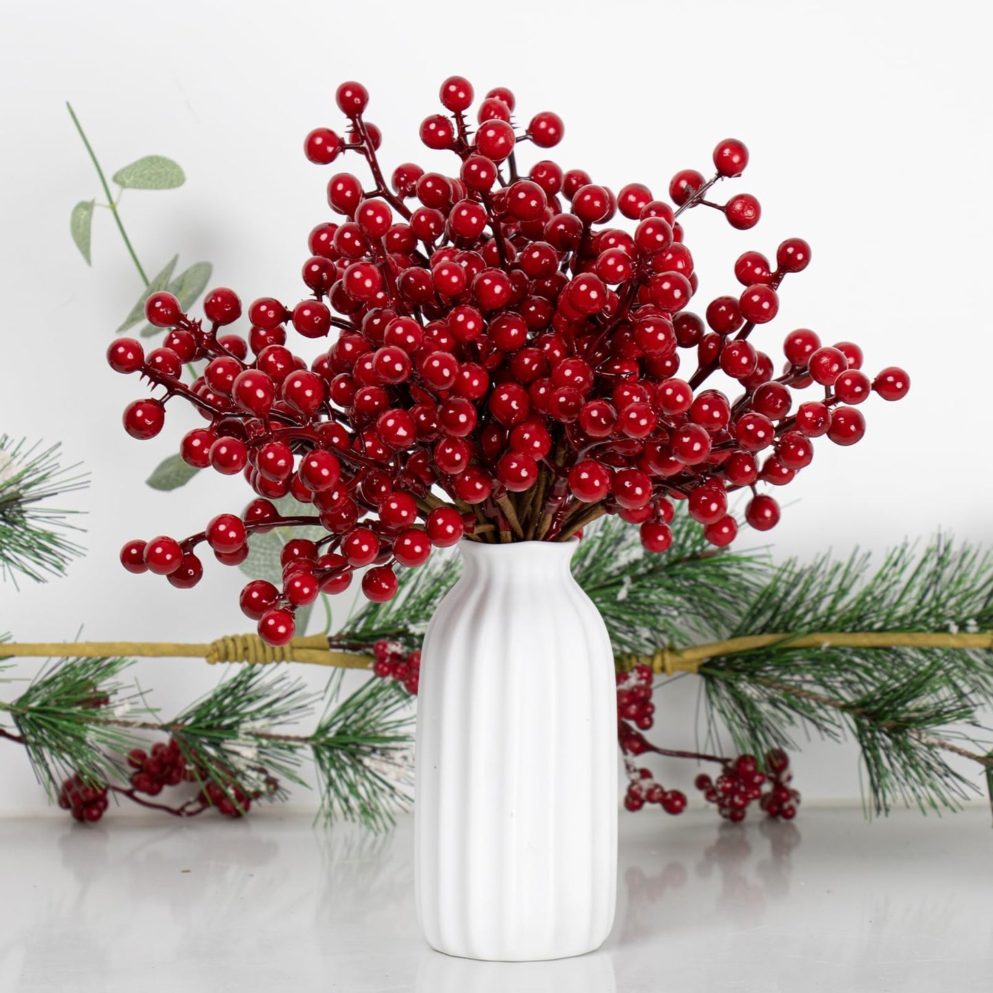 LLZLL 32 Pack Christmas Tree Decorations, Artificial Red Berry Stems 6.5 Inch Christmas Berry Picks with Holly Berries for Xmas Winter Holiday Home DIY Ornaments