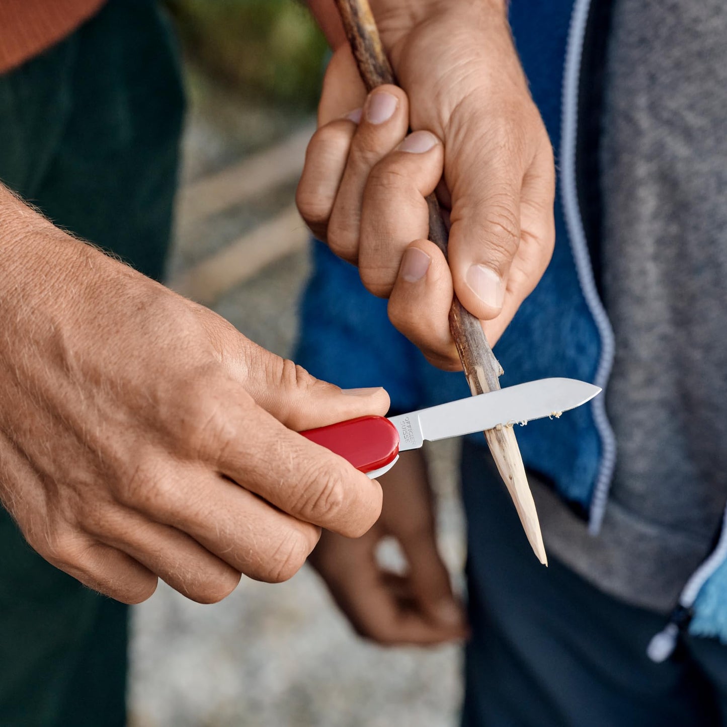 Victorinox Rally Swiss Army Knife, Compact, 9 Functions, Swiss Made Pocket Knife with Magnetic Phillips Screwdriver, Bottle Opener and Key Ring - Red