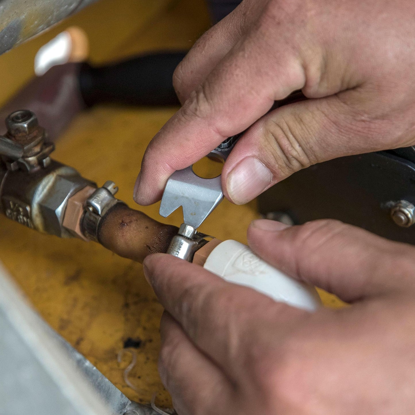 Gerber Gear Shard XL EDC Multi-tool 6-in-1 Keychain Multitool with Pry Bar, Wire Stripper and Bottle Opener, Stainless Steel