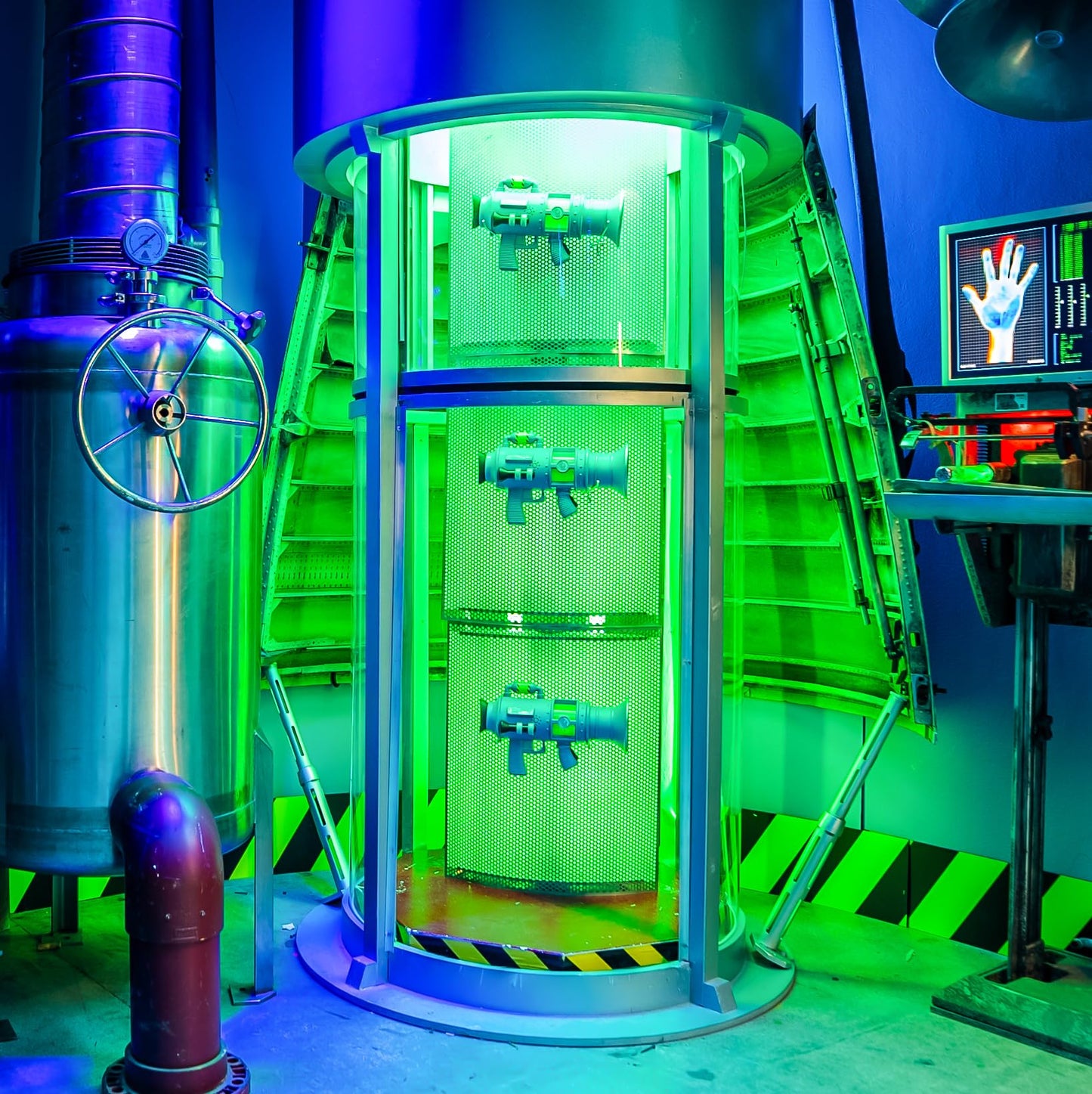 Minions Despicable Me 4 Ultimate Fart Blaster Toy - Shoots Real Fog Rings | 15 Hilarious Sound Effects | Lights Up & Banana/Fart Scents | Includes 2 Scent Formulas | Great Gag Gift for Kids Ages 4+