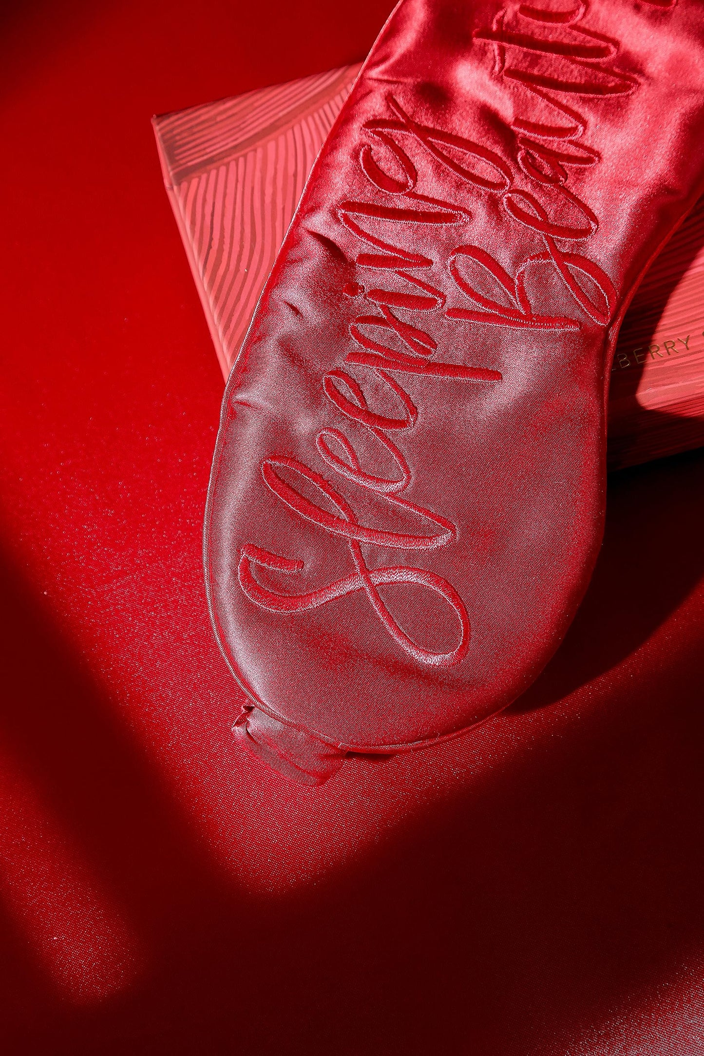 ESNA HOME Luxury Silk Sleep Mask Gift Set | 22-Momme Mulberry Silk Eye Mask | Ultra Comfort | Perfect Present for Her | Luxury Christmas for Women（Sleeping Beauty）